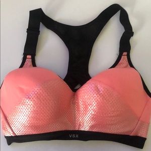 Like new Victoria’s Secret sport 32D padded bra
